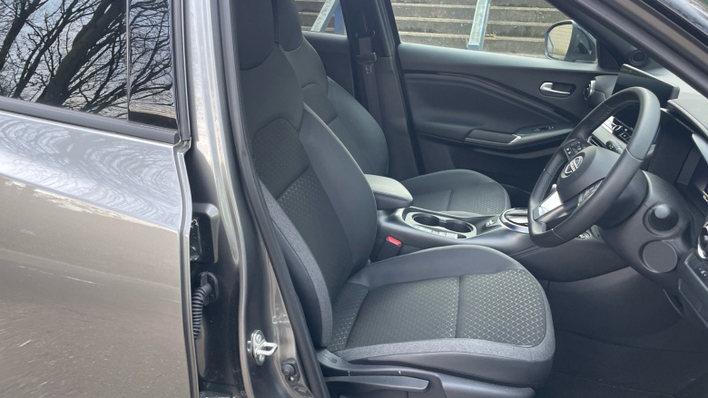 Nissan Juke 1.6 Hybrid N-Connecta 5dr Auto Hybrid Hatchback